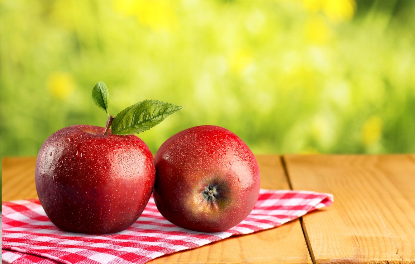 Simple, Sweet, Super: The Organic Apple Advantage!