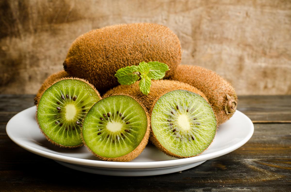 Organic Kiwis: Small Fruits, Grand Benefits!